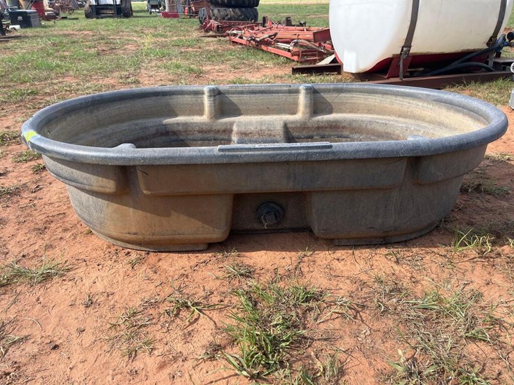 livestock tank Lot 1408, 2023 Summer Consignment, 6/21/2023, Ken