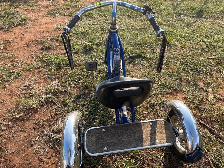 schwinn tricycle Lot 1702, 2023 Summer Consignment, 6/21/2023, Ken
