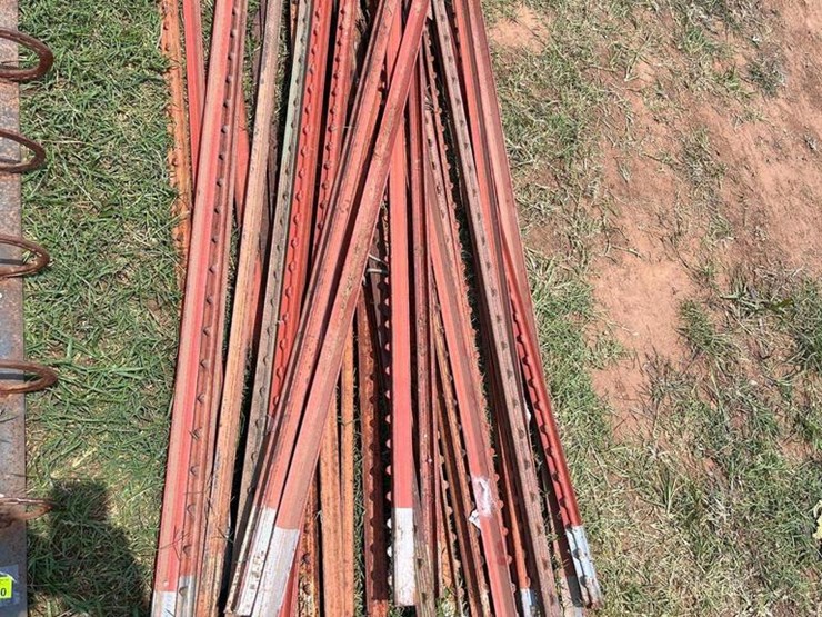 6 ft T posts Lot 1559, 2023 Summer Consignment, 6/21/2023, Ken