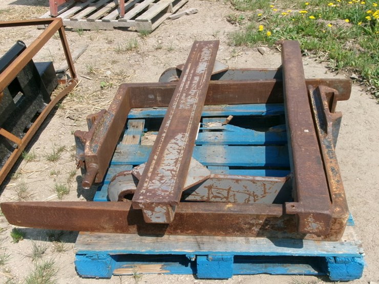 60" PALLET FORK ATTACHMENT FOR PAYLOADER Lot 229, St. Hilaire June Machinery Auction, 6/24