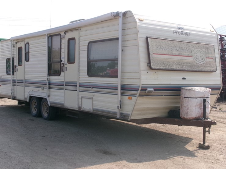 1990 26' PROWLER BUMPER HITCH CAMPER Lot 658, St. Hilaire June