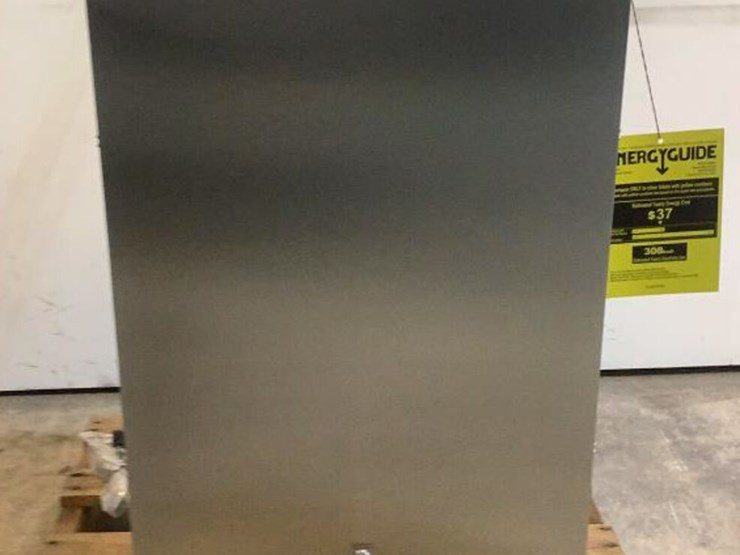 Edgestar Outdoor Refrigerator CBR1501SSOD Lot 67, June Monthly Day 1