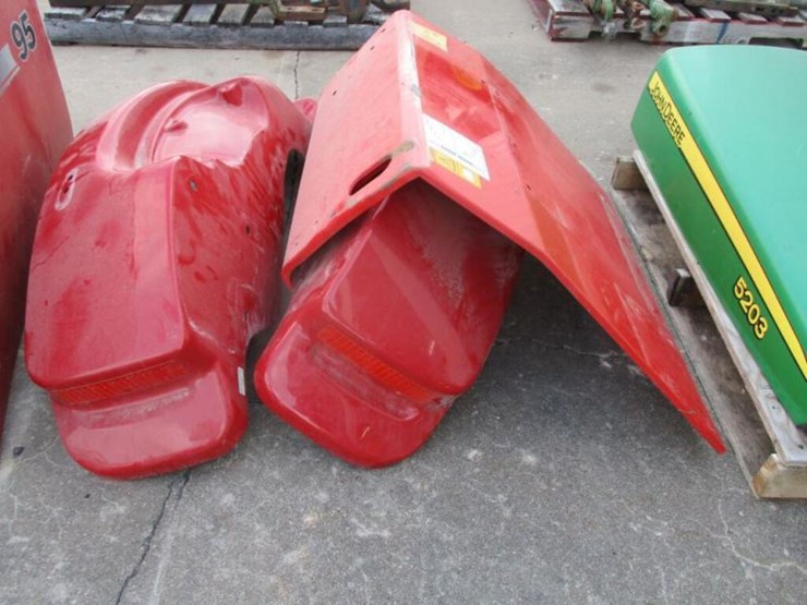 Case Fenders Lot 85, Farm and Light Construction Equipment Auction