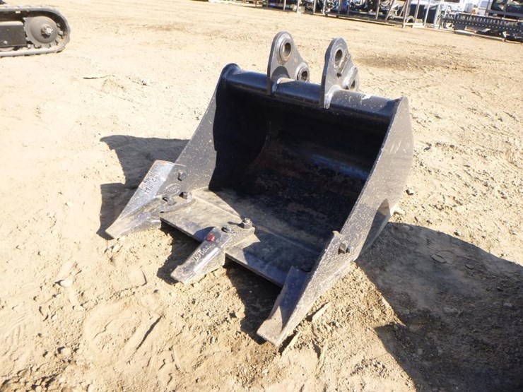 18" Yanmar Excavator Bucket W/ Teeth Lot 478, Monthly Public Auction, 7/8/2023, Bar None