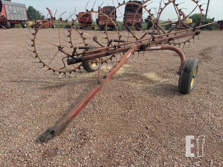 FARMHAND WHEEL RAKE 555 Lot 555, Summer Equipment Consignment