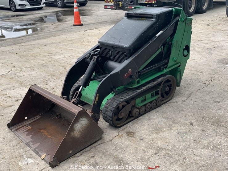 2015 Toro Dingo TX525 Walk Behind Mini Skid Steer Track Loader Crawler
