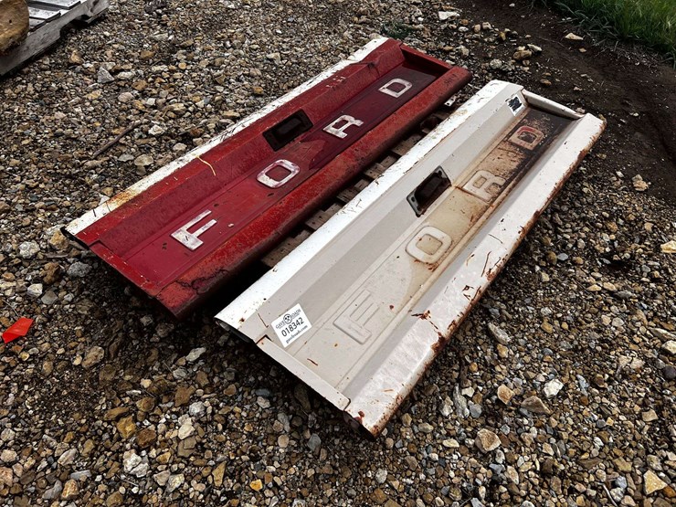(2) Antique Ford Tailgates Lot 18342, Agriculture & Construction