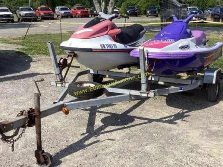 1994 & 1997 YAMAHA JET SKIS ON TANDEM JET SKI TRAI Lot 1139, ONLINE
