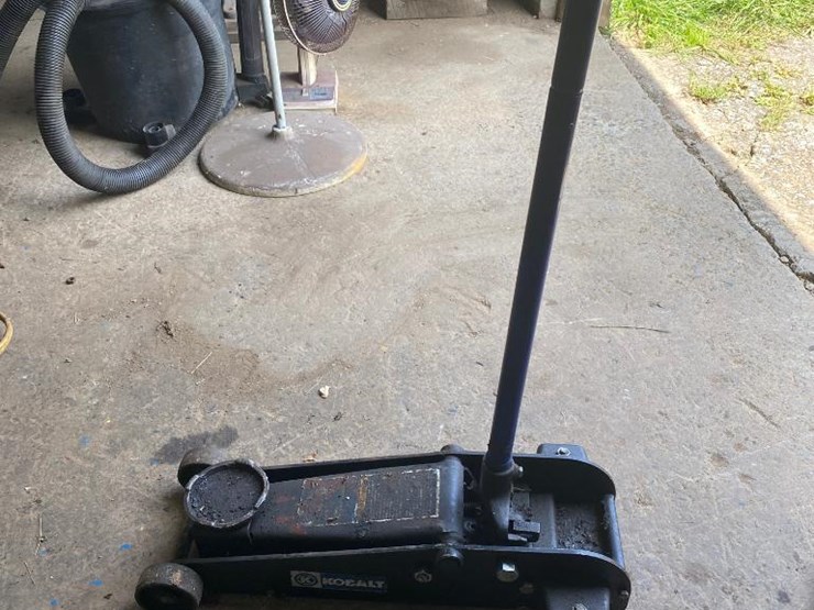 259 • Kobalt floor jack Lot 259, Estate Farm Equipment Auction, 9