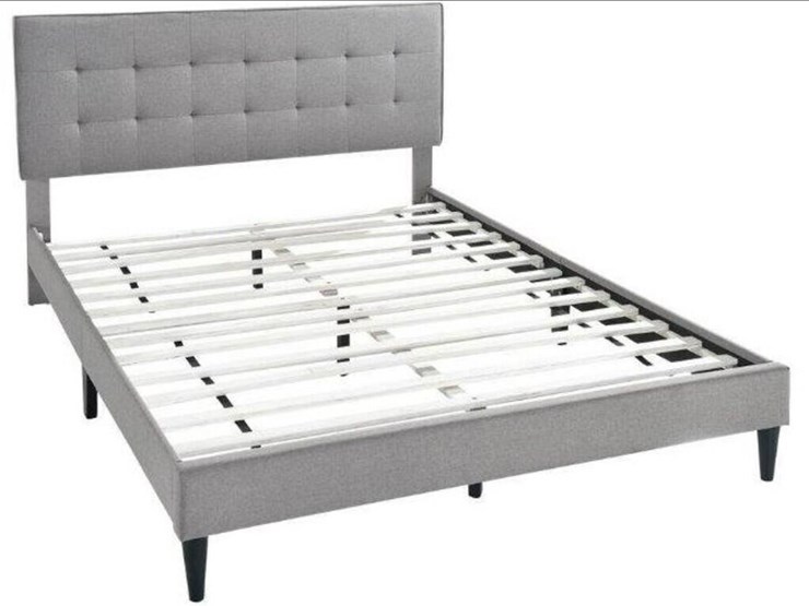 Pulaski Grid Tufted King Bed Lot 307, August MidMonth Day 2 Auction