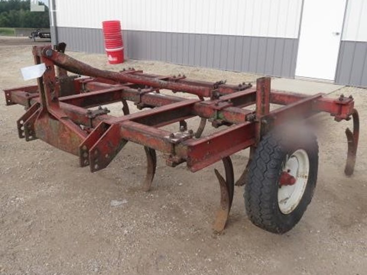 BUSH HOG CHISEL PLOW, 10 SHANK - Lot #3175, Hoge/Coleman Equipment