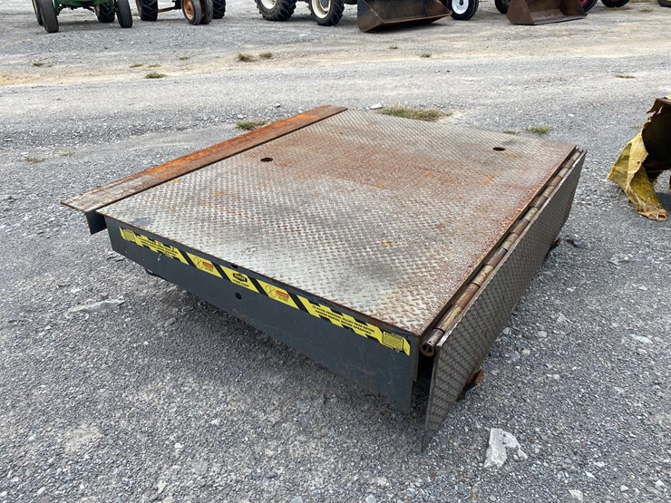 470A. • LOADING DOCK PLATE Lot 470A., August Online Equipment
