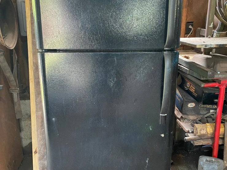 283 • Refrigerator Lot 283, Estate Farm Equipment Auction, 9/19