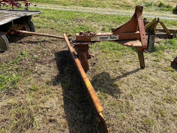 39 • 3Point hitch bush hog blade Lot 39, Estate Farm Equipment