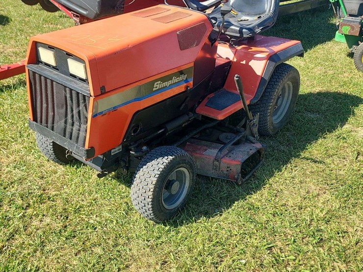 Simplicity Sunstar riding mower, 48" cut, runs, drives Lot 984, 26th