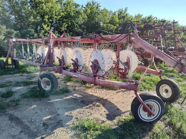 Rowse 16 Wheel Rake with Kicker Wheels Lot 137, Fall 2023 Online
