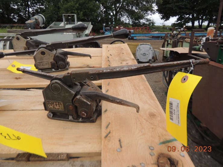 972-manual-strapping-tool-lot-972-showcase-equipment-sawmill