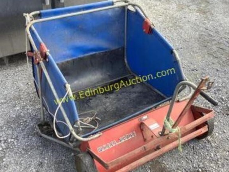 E2 WHEEL HORSE pull behind Grass catcher works Lot 3147, Online