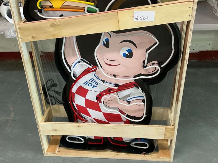 BIG BOY NEON, 4' TALL BROKE NEON ON BOTTOM Lot 381545, ANNUAL FALL