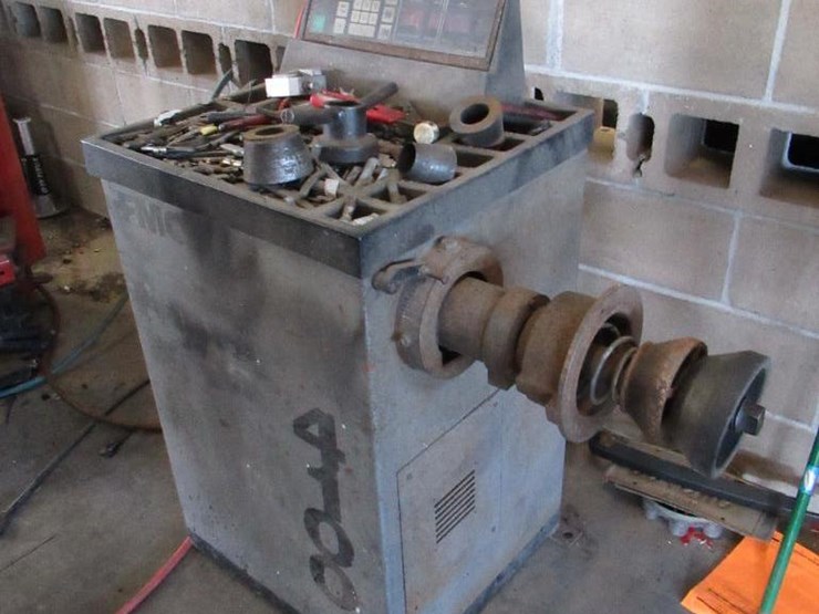 6206 • FMC 4100 Computer Wheel Balancer Lot 6206, Late Model