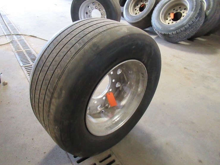 6232 • Bridgestone Greatec R197 Super Single Tire on Aluminum Wheel