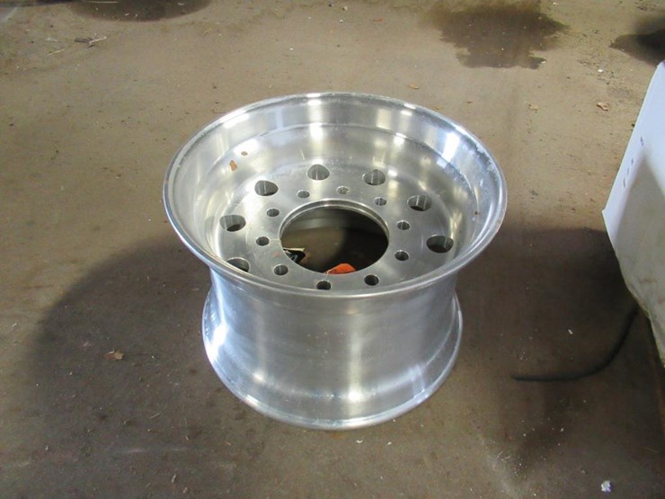 6244 • New Aluminum Super Single Truck Wheel Lot 6244, Late Model