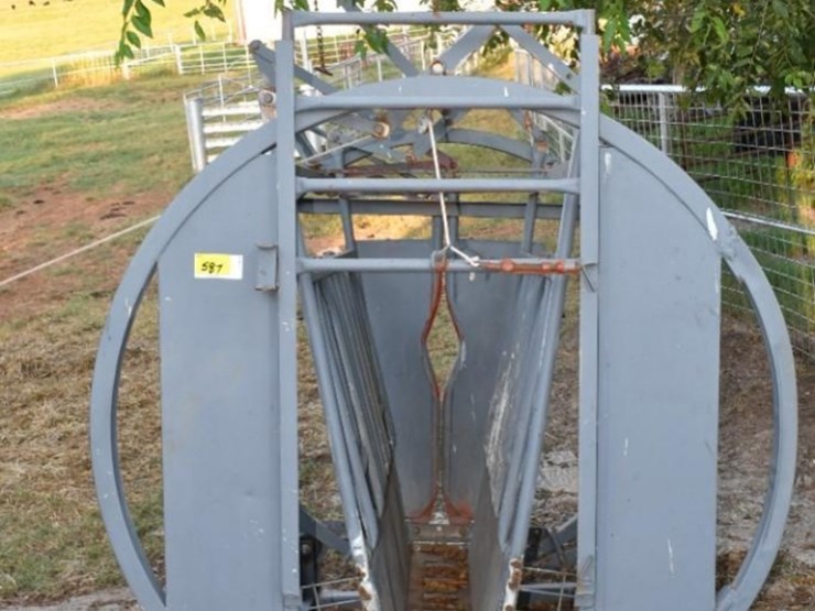 FILSON CALF TABLE Lot 587, Fall Consignment Auction, 10/1/2023